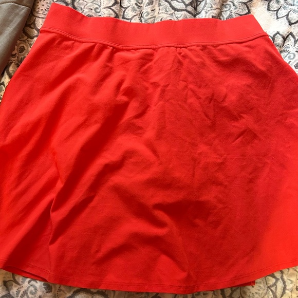 Summer is NOT over skirt - Picture 3 of 7